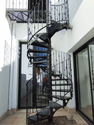 2. Escalera de caracol